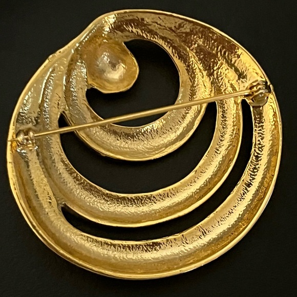 VTG Gold Concentric Circle Brooch - Picture 3 of 16